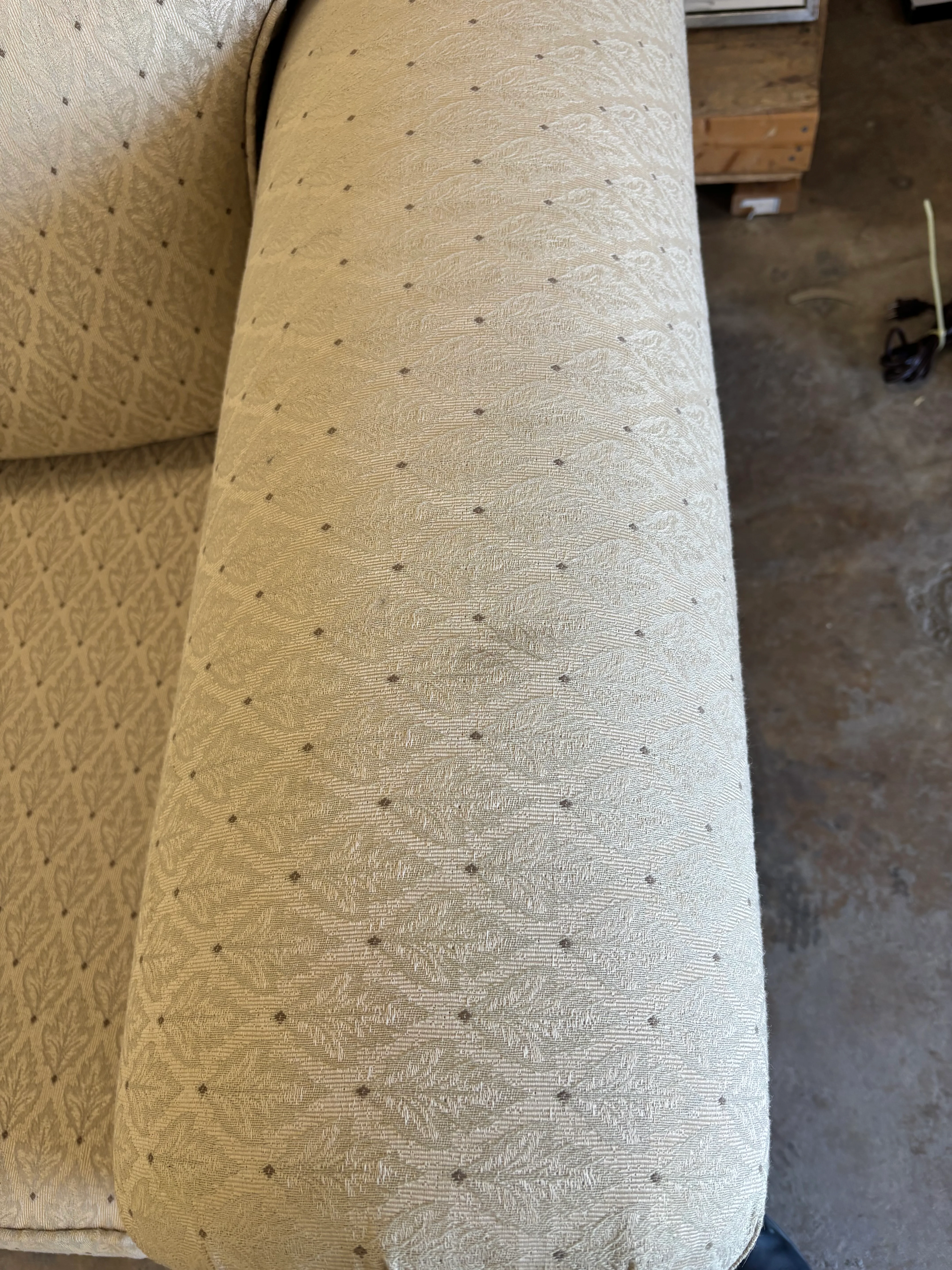 Vintage-Style Wood Frame Sofa - Image 5