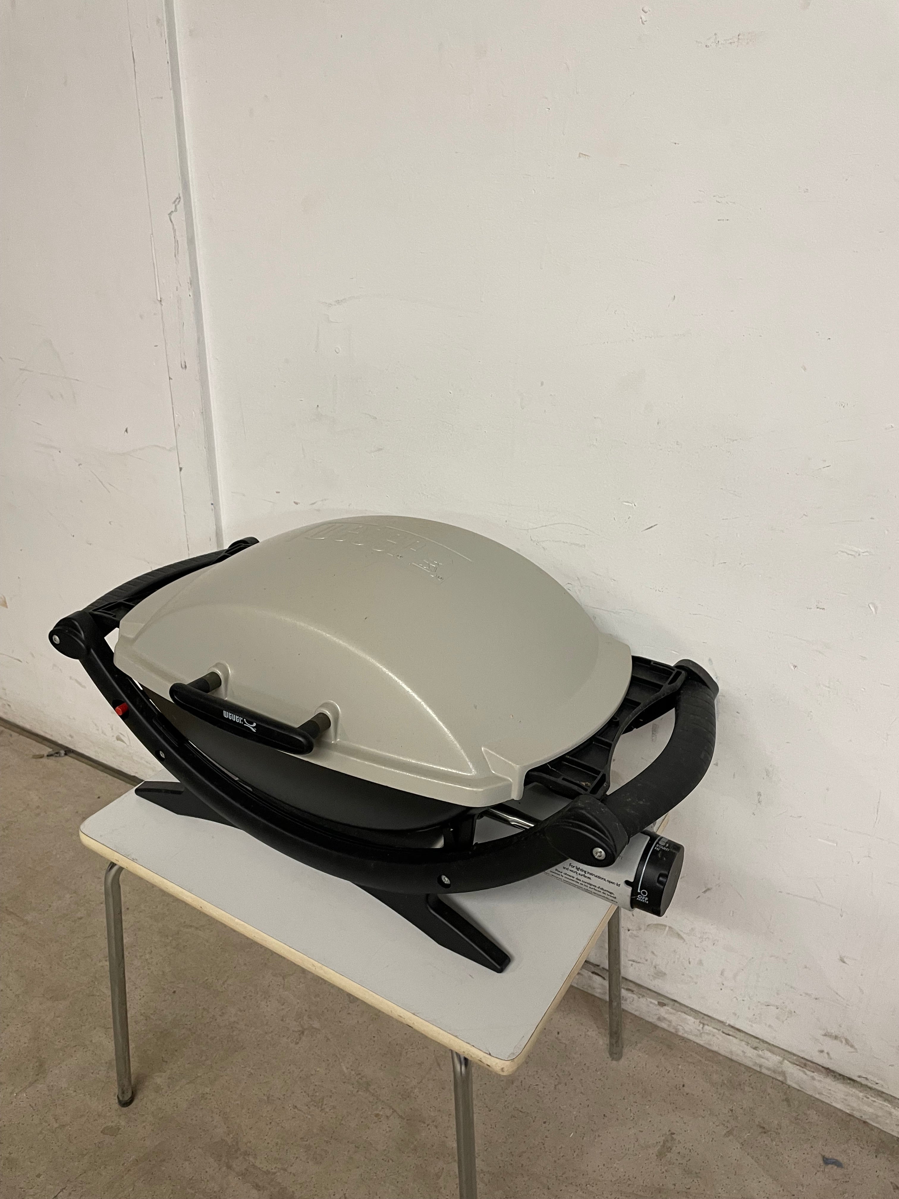 Weber Q200 Grill - Image 3