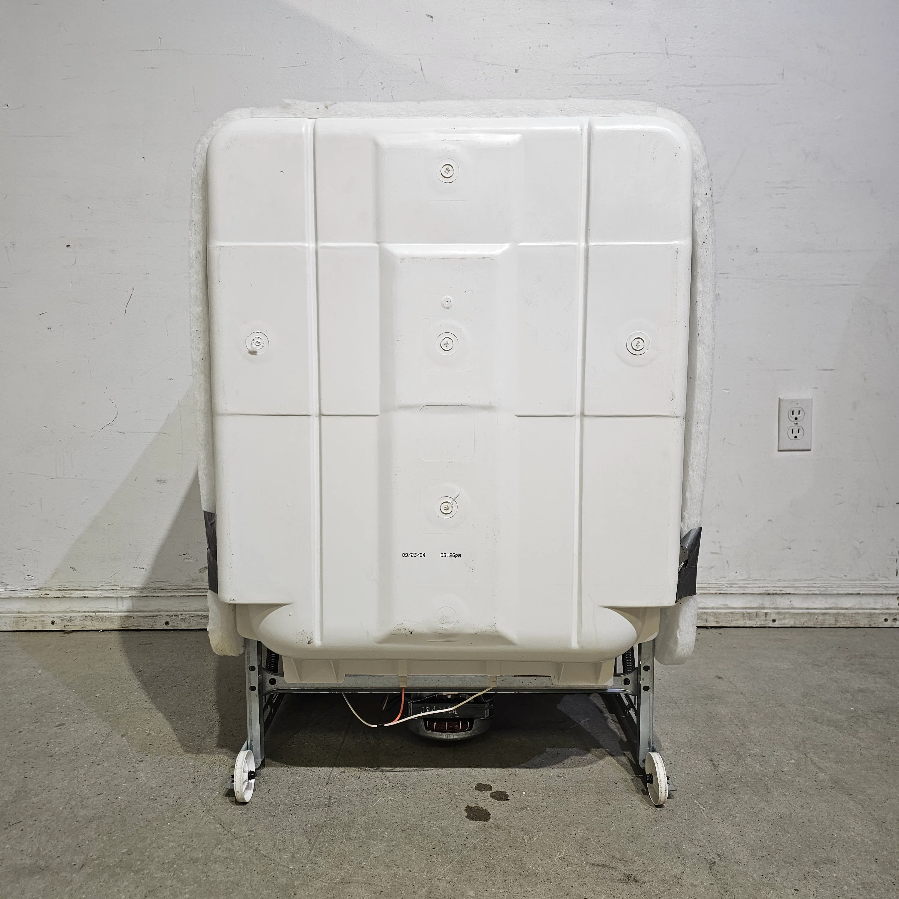 Whirlpool Built-In Dishwaser - Image 6