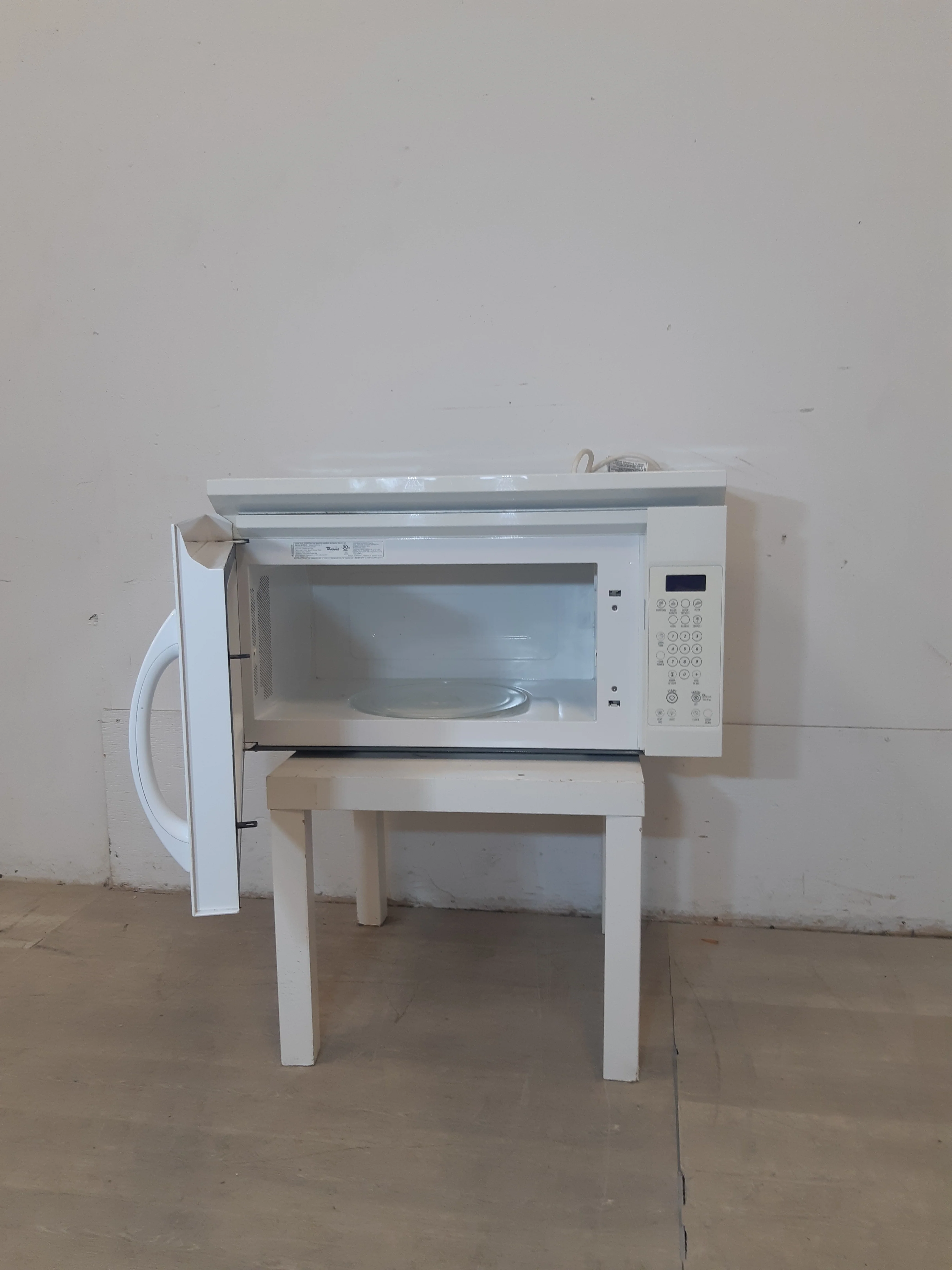 Whirlpool Microwave - Image 2