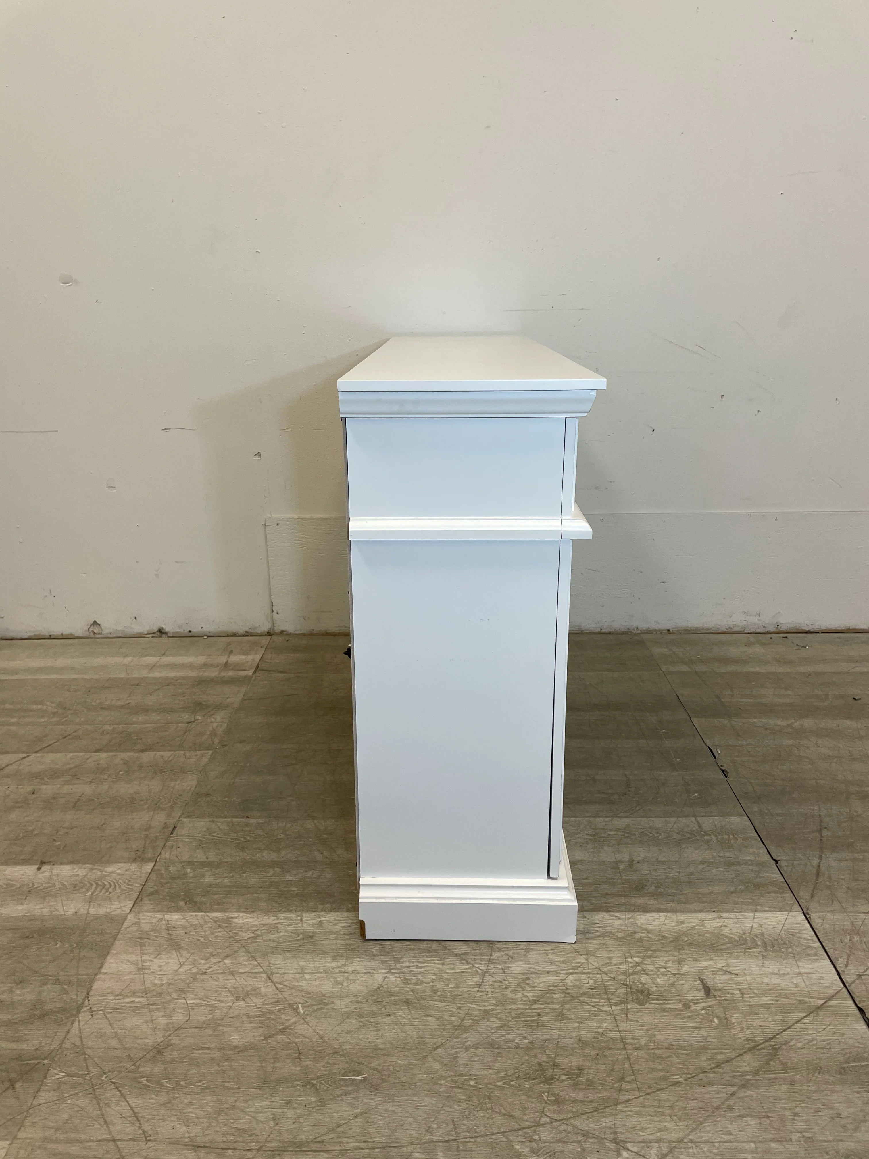 White Electric Fireplace With Mantel - Image 5