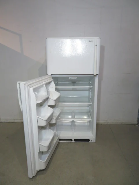 White Kenmore Top Freezer Refrigerator - Image 3