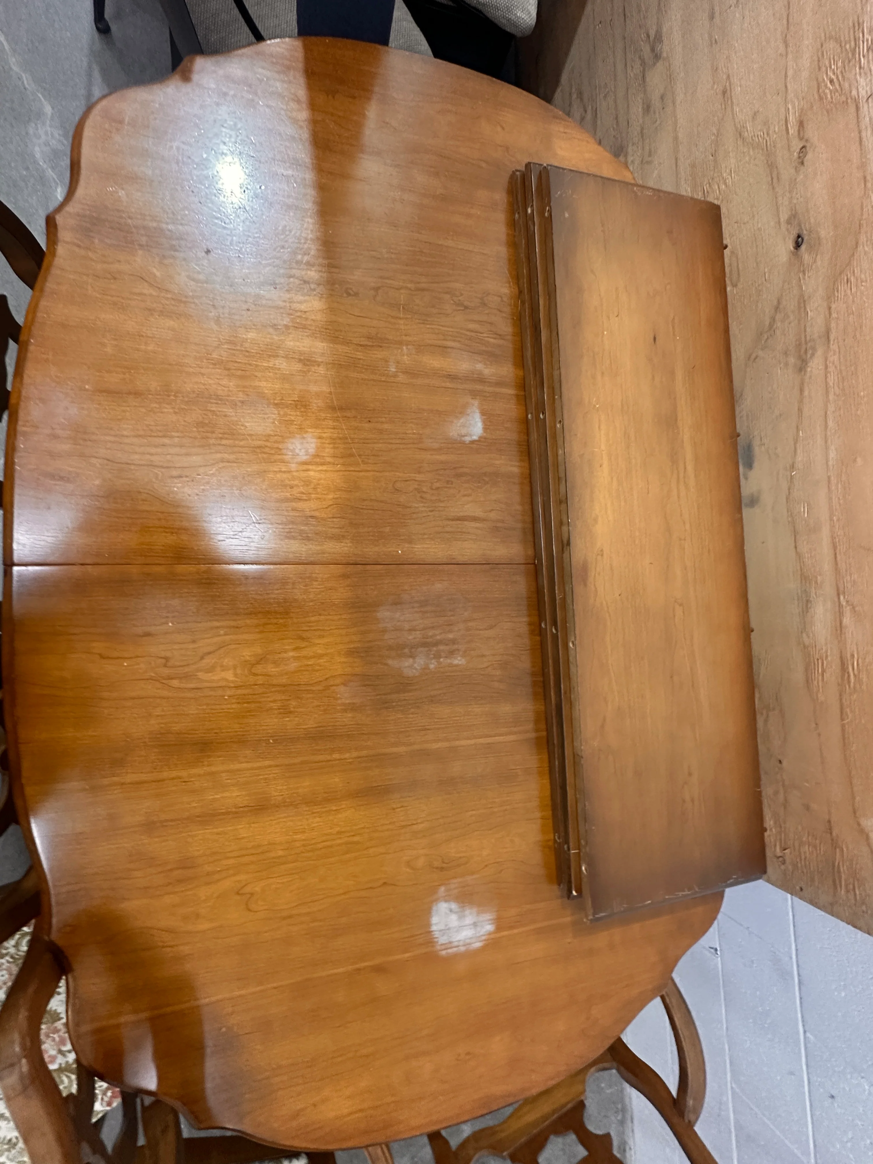 Wooden table w/ 5 chairs - Image 2